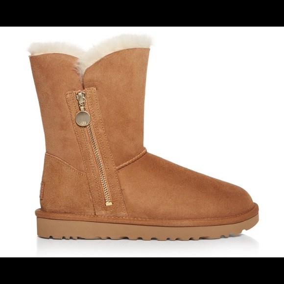 UGG Women’s Classic Short Zip Booties - Picture 2 of 5